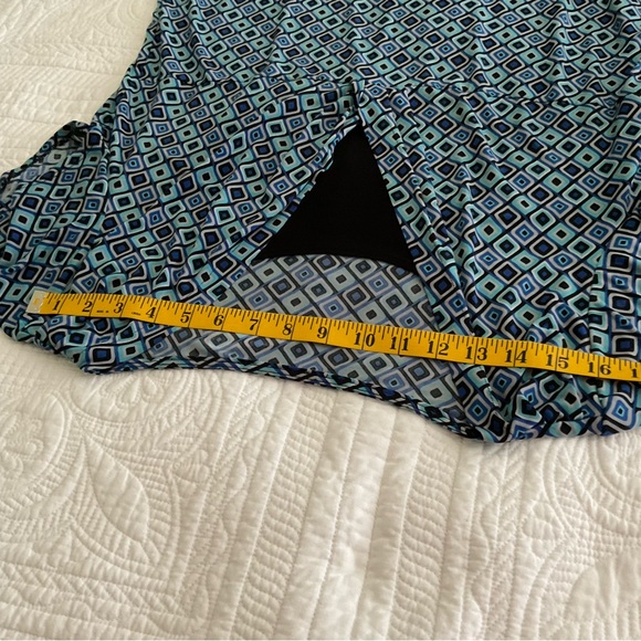 GEOMETRIC PRINT BLOUSE IN MULTI COLOURS, SIZE XL - Picture 5 of 8